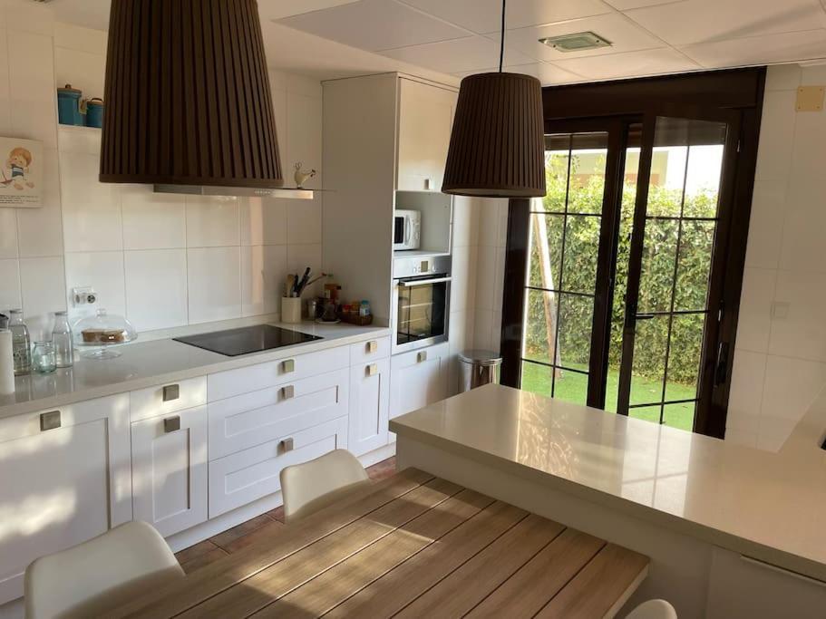 Casa En Ruta De La Plata Con Piscina Comunitaria Villa Guillena Exteriör bild